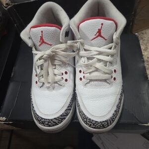 Air Jordan 3 Retro ‘Fire Red’ GS Size 6.5Y